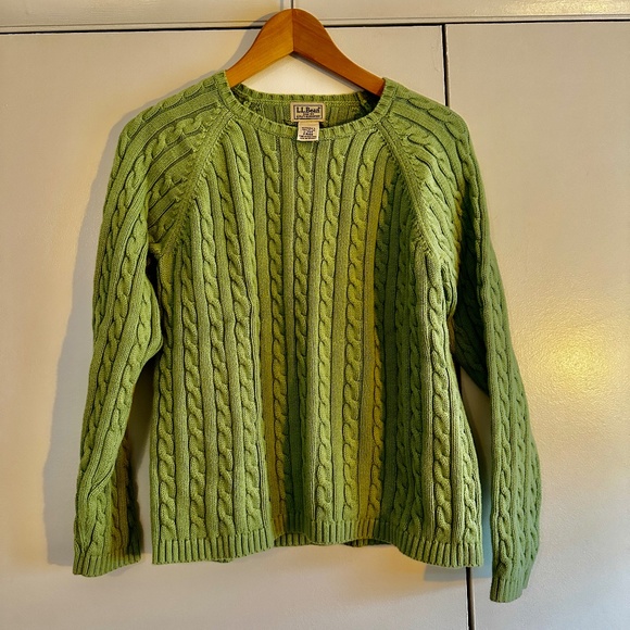 L.L. Bean Sweaters - L.L. Bean  Sz L 100% Cotton green cable sweater